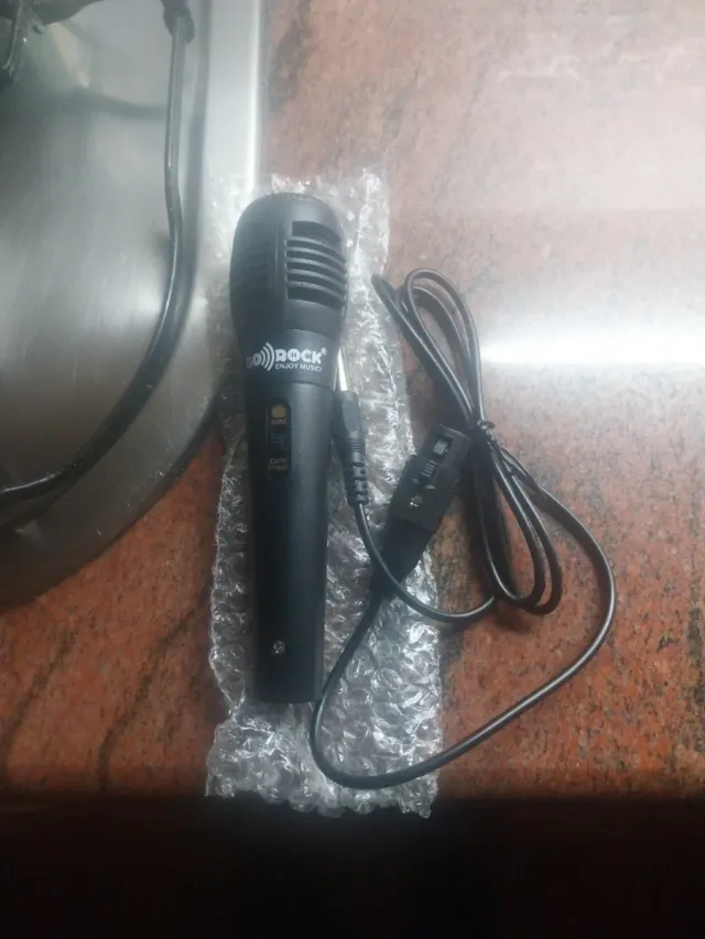 Micrófono ROCK con cable