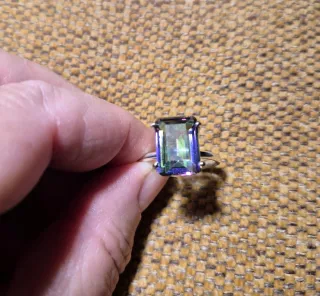 Anillo Topacio Místico Esmeralda
