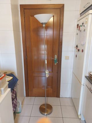 Lámpara de pie salón Ikea Kroby