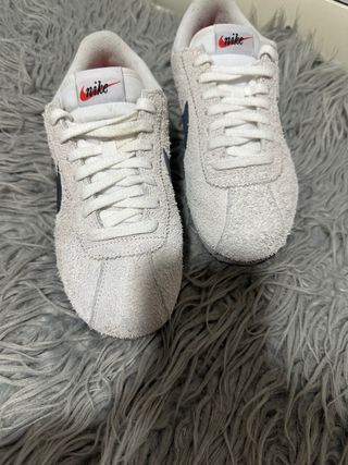 Nike Cortez Vintage Crema y Negro