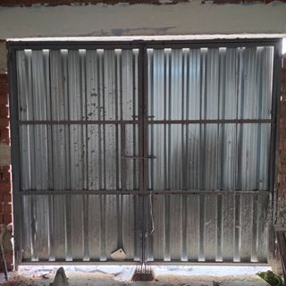 Puerta de garaje metálica