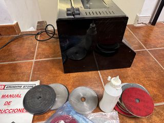 GRINDING STONE Maquina para pulir CD / DVD