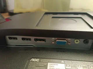 Monitor gaming AOC C24G2 para reparar
