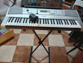 Teclado Yamaha Piano
