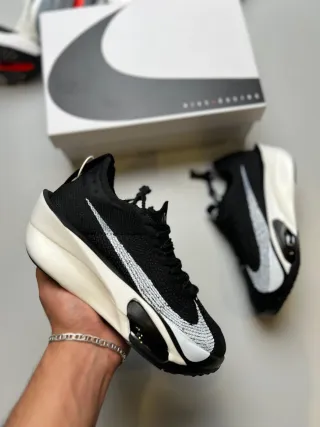 Nike Bambas Blancas y Negras