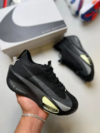Nike Bambas Blancas y Negras