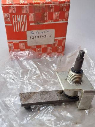 Eje Limpiaparabrisas FEMSA Seat 850 Lado Conductor