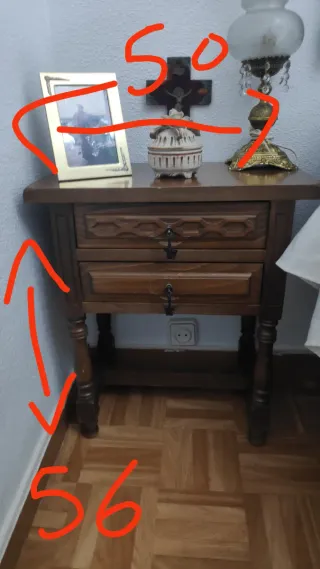 Mesita de noche de madera