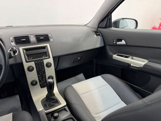 VOLVO C30 2.0 D 135CV