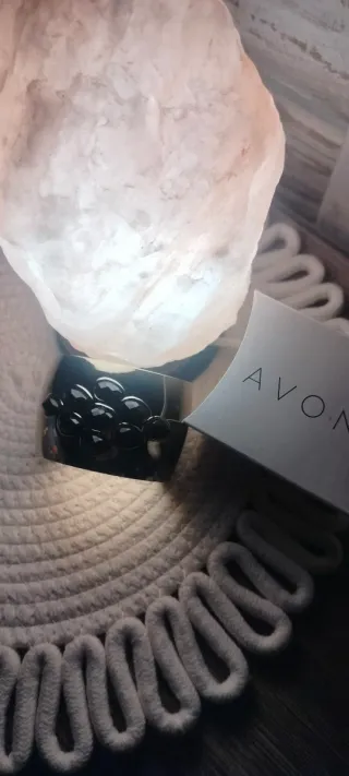 Pulsera AVON dorada con detalles negros