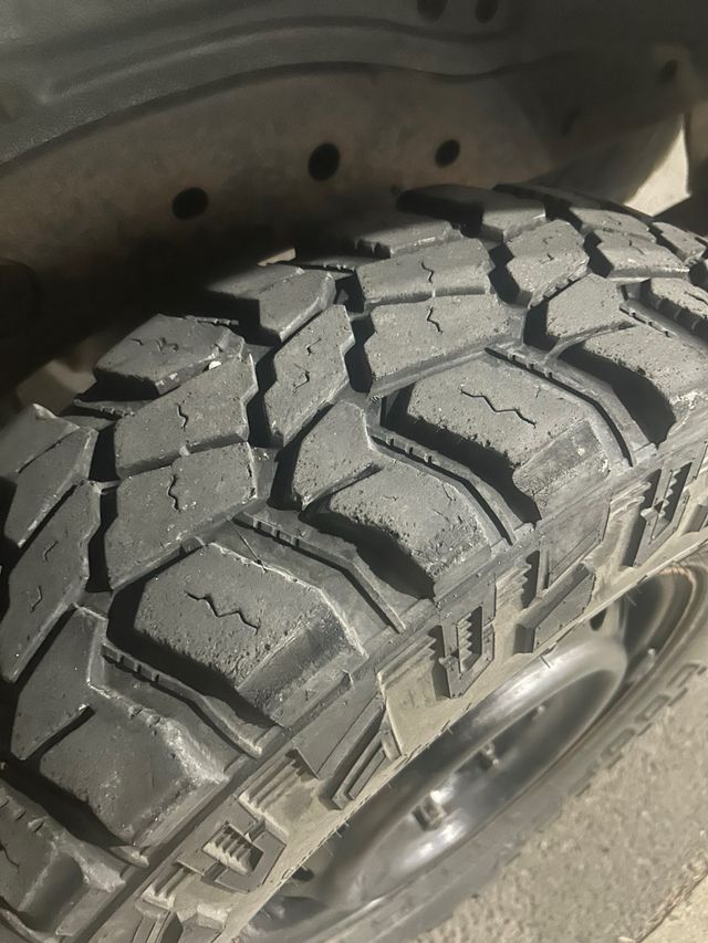 Cooper Discoverer STT PRO  235/85/16 SIN LLANTAS