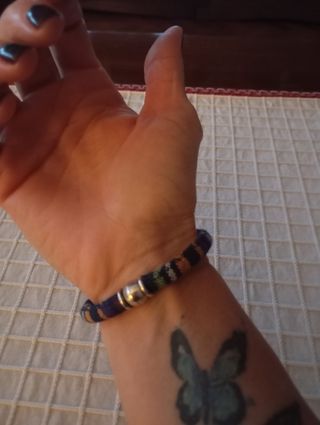 Pulsera étnica.