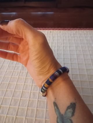 Pulsera étnica.