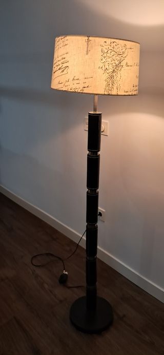 Lámpara de pie piel,tela y metal