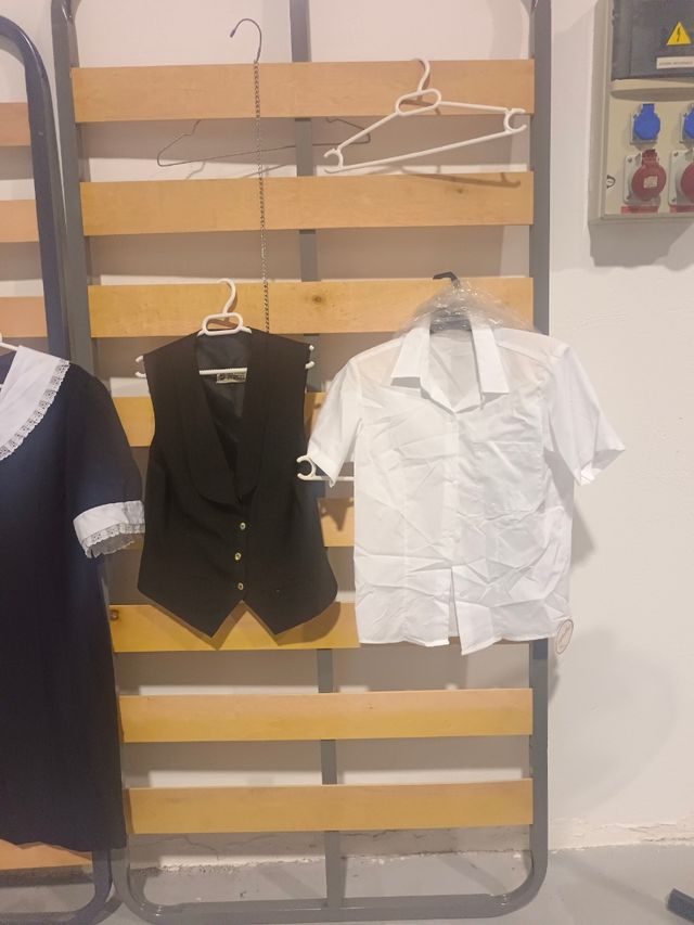 Uniformes hostelería blanco y negro