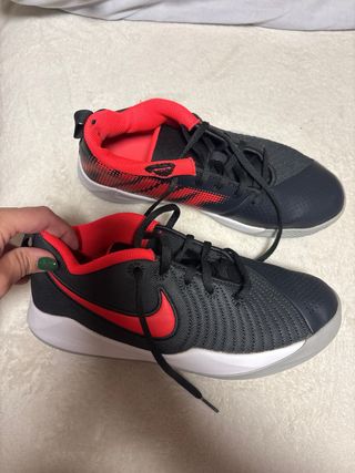 Zapatillas Nike Negras y Rojas