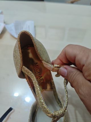 Zapatos Michael Kors Dorados Brillantes