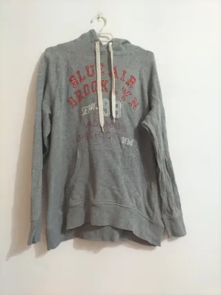 Sudadera Gris con Estampado Brooklyn