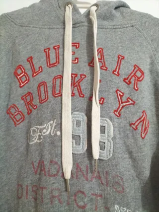 Sudadera Gris con Estampado Brooklyn