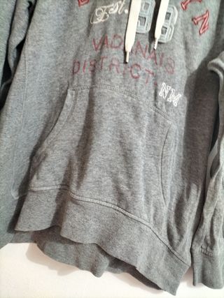 Sudadera Gris con Estampado Brooklyn
