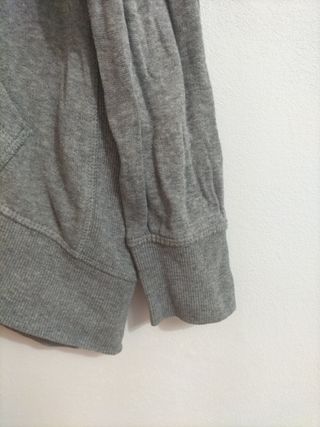 Sudadera Gris con Estampado Brooklyn