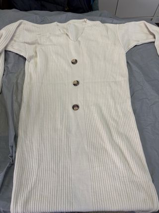 Abito beige con bottoni