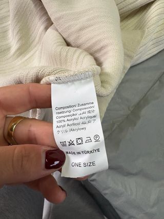 Abito beige con bottoni