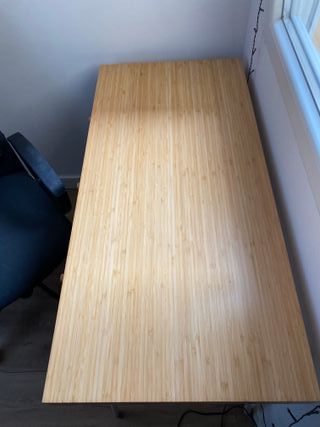 Escritorio de bambú IKEA