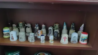 Colección de dedales decorativos