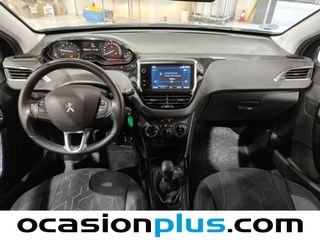 Peugeot 2008 PureTech Signature 60 kW (82 CV)