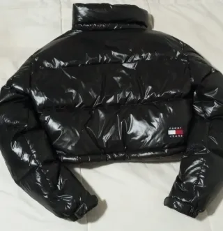 Cazadora Tommy Jeans Negra Brillante