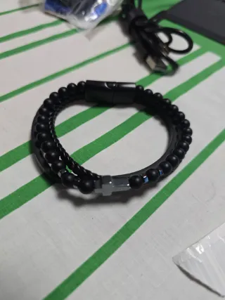 Bracciale da uomo in pelle con perline incrociate