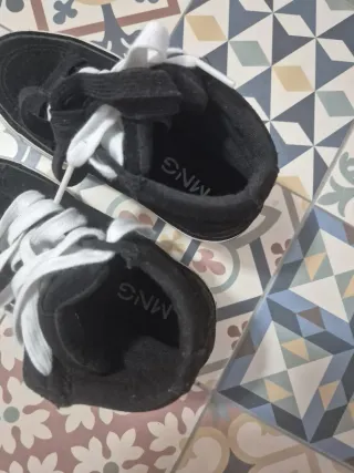 Zapatillas Mango Negras Tipo Vans talla 32