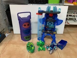 Casa PJ Masks con Figuras y Vehículos.