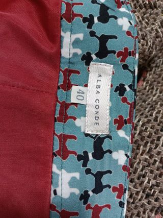 Falda Alba Conde Talla 40 Estampado Perros