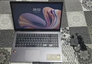 Computer portatile ASUS + caricabatterie
