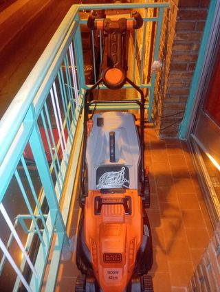 Cortacésped Eléctrico BLACK+DECKER 1800W 42cm