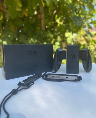 Nintendo Switch V2 con accesorios 