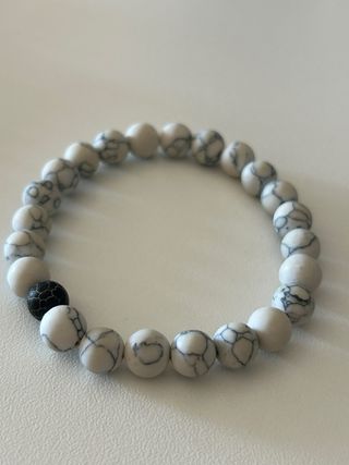 Set 4 bracciali perline miste. Tutto il set 5 euro