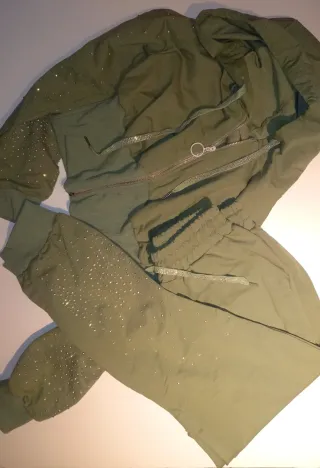 Conjunto chándal verde con brillantes
