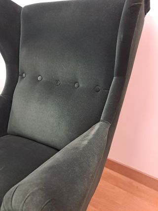 Sillón STRANDMON orejero terciopelo verde