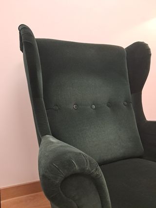 Sillón STRANDMON orejero terciopelo verde