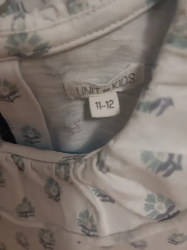 Blusa Hipercor con estampado floral