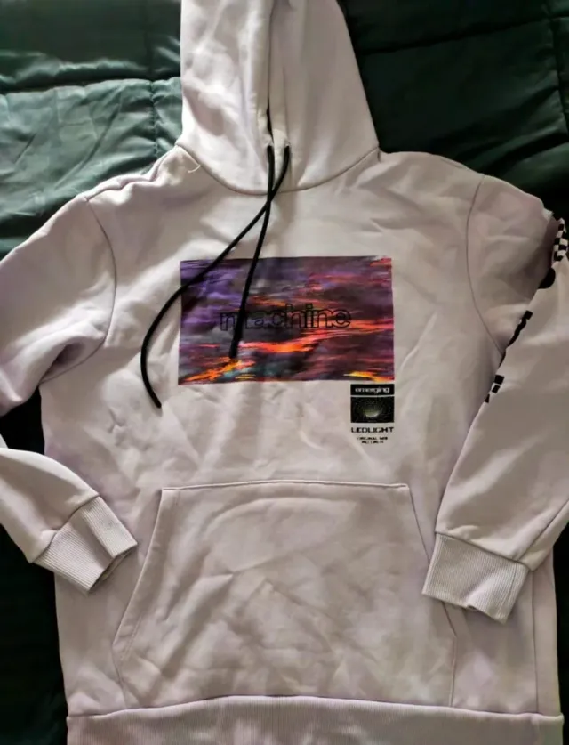 Sudadera Bershka con estampado.