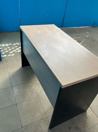 Escritorio y cajonera