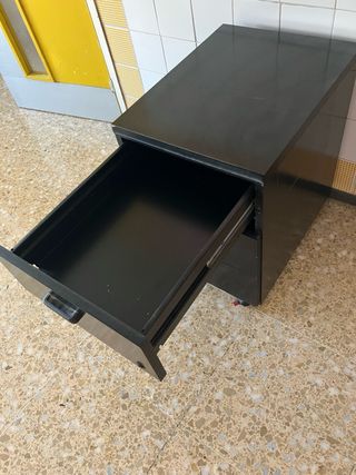 Escritorio y cajonera