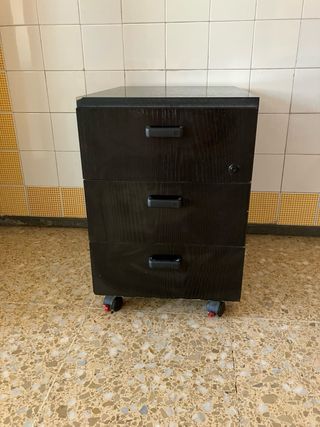 Escritorio y cajonera