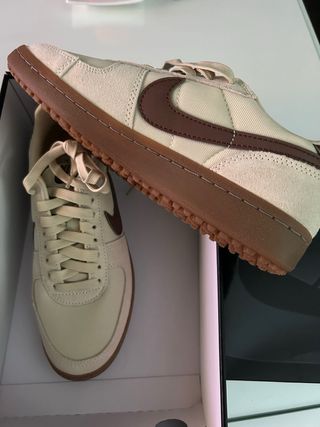 Nike Field Beige Marrón