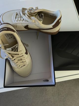 Nike Field Beige Marrón