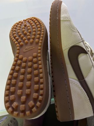 Nike Field Beige Marrón